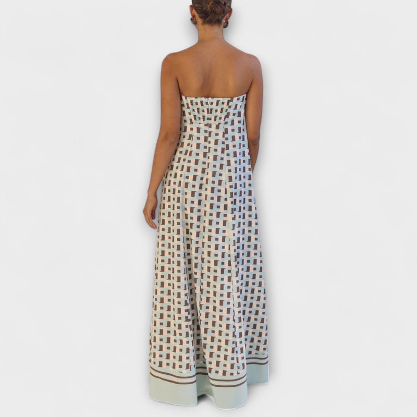 Hasel - Beiges Off-Shoulder-Maxikleid mit Punktmuster
