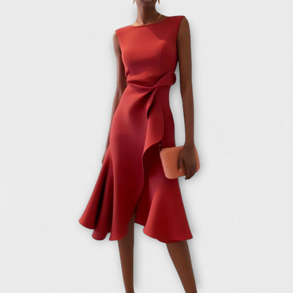 Juliette - Rostrotes drapiertes asymmetrisches Midikleid