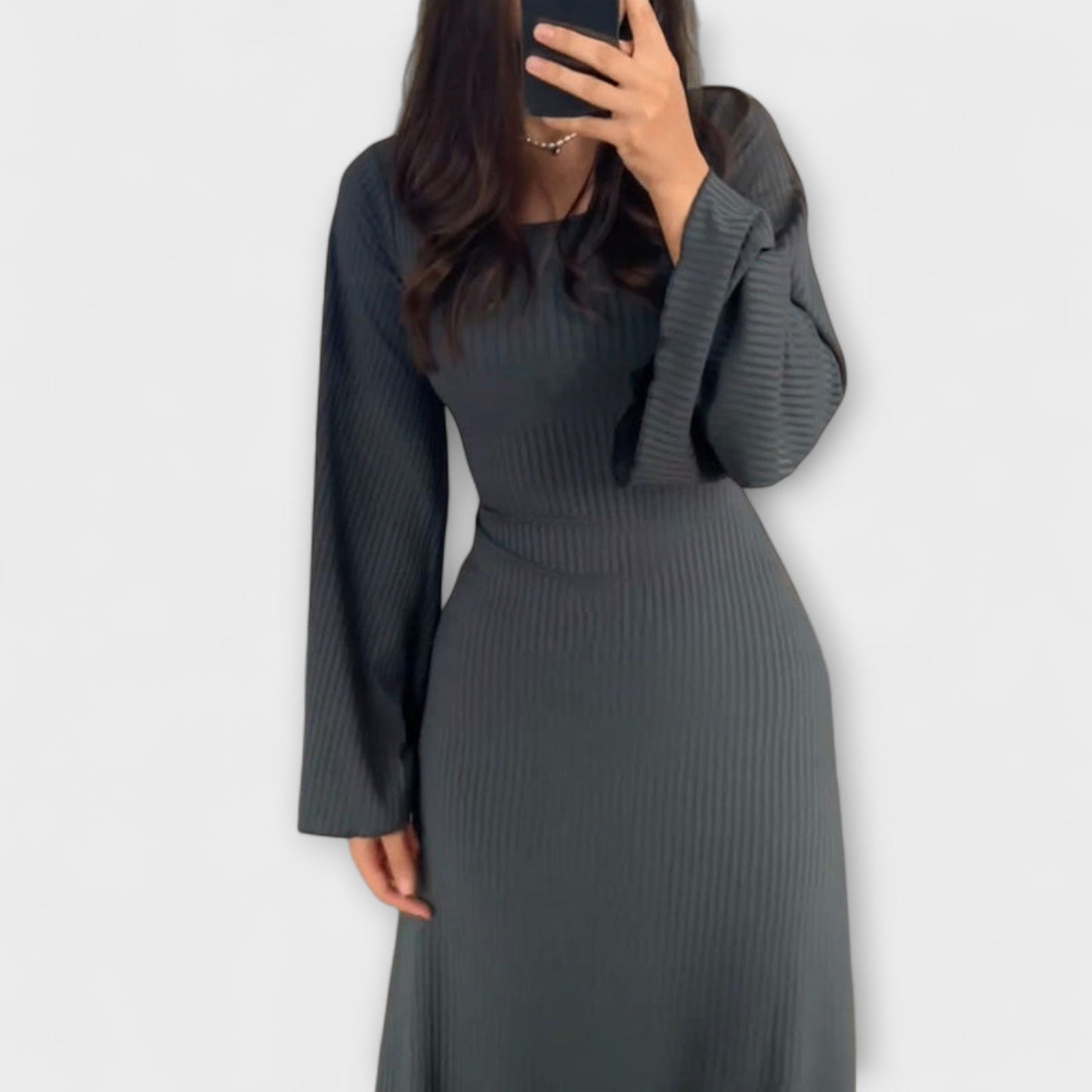 Jocelyn - Schickes Strickkleid mit Taillendetail