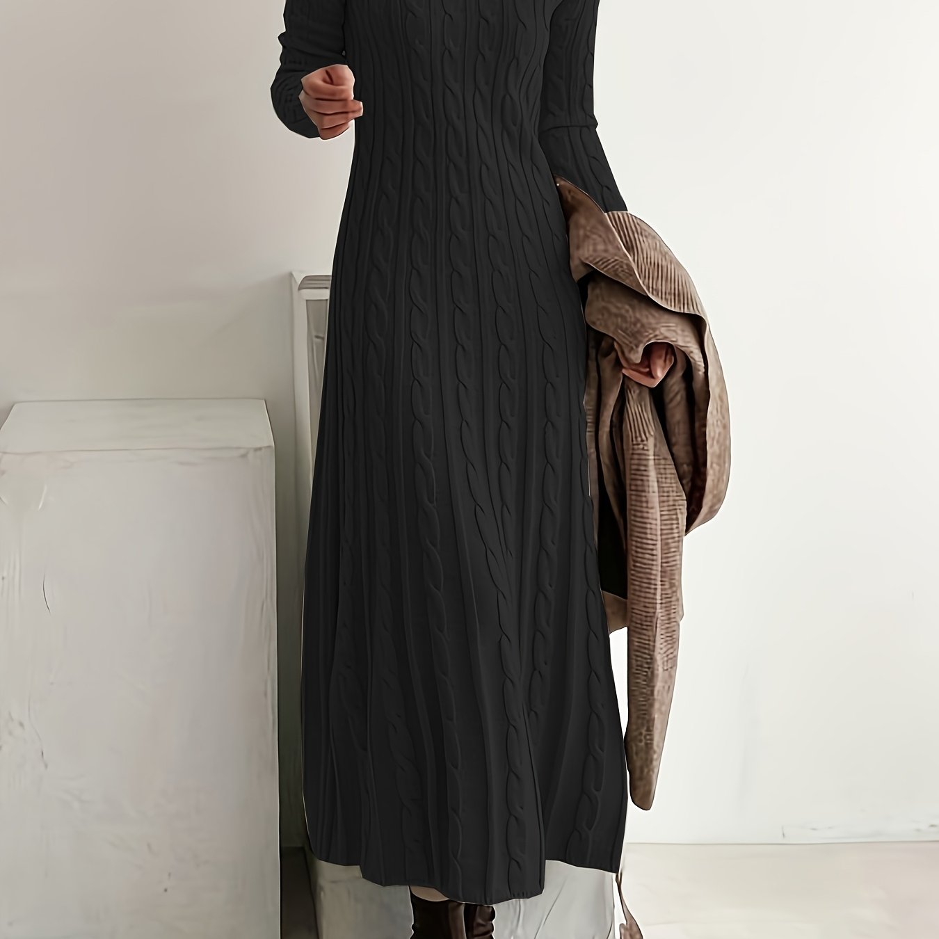 Carmen | Bequemes Zopfstrick-Maxikleid