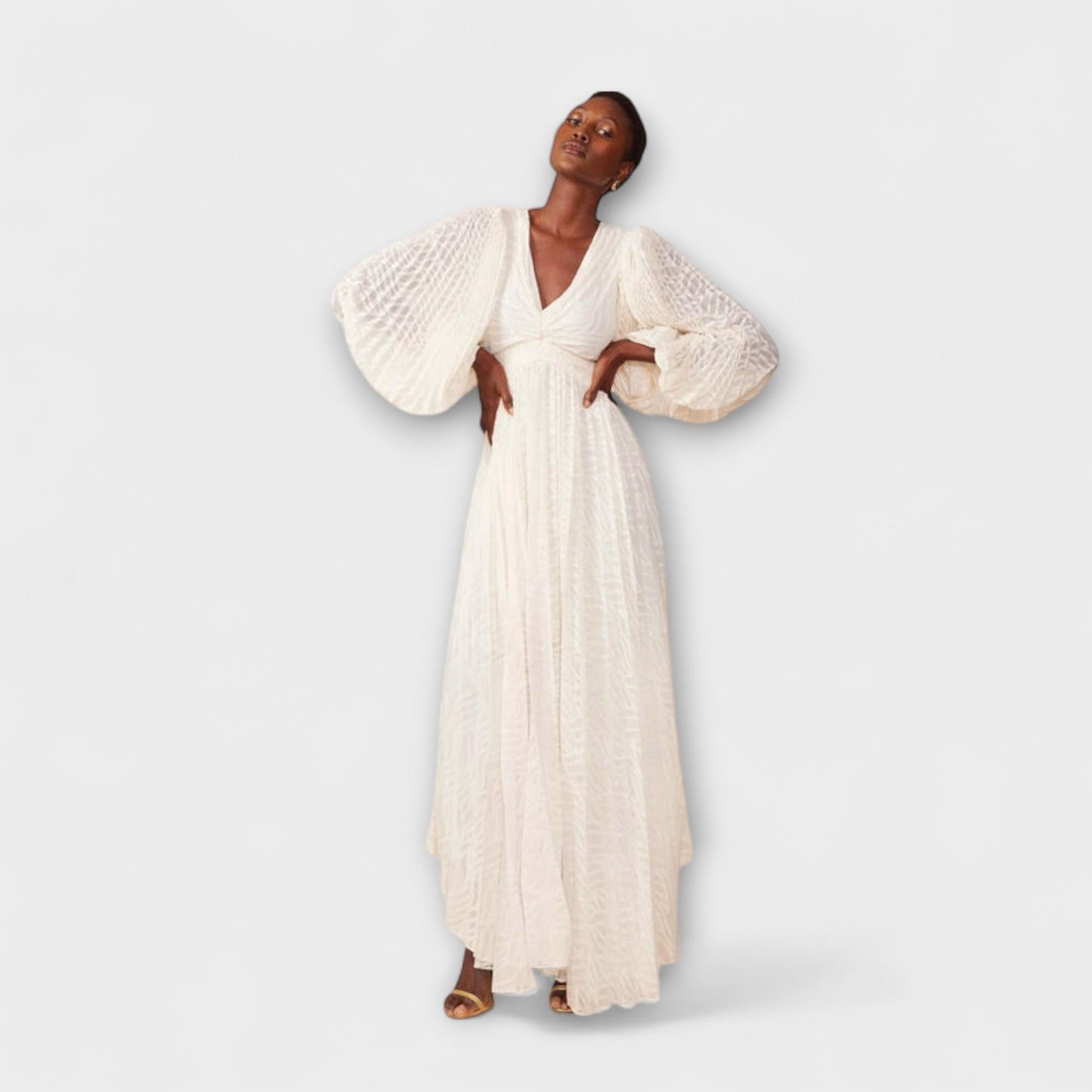 Elsa - Cremefarbenes Maxikleid mit Stickerei