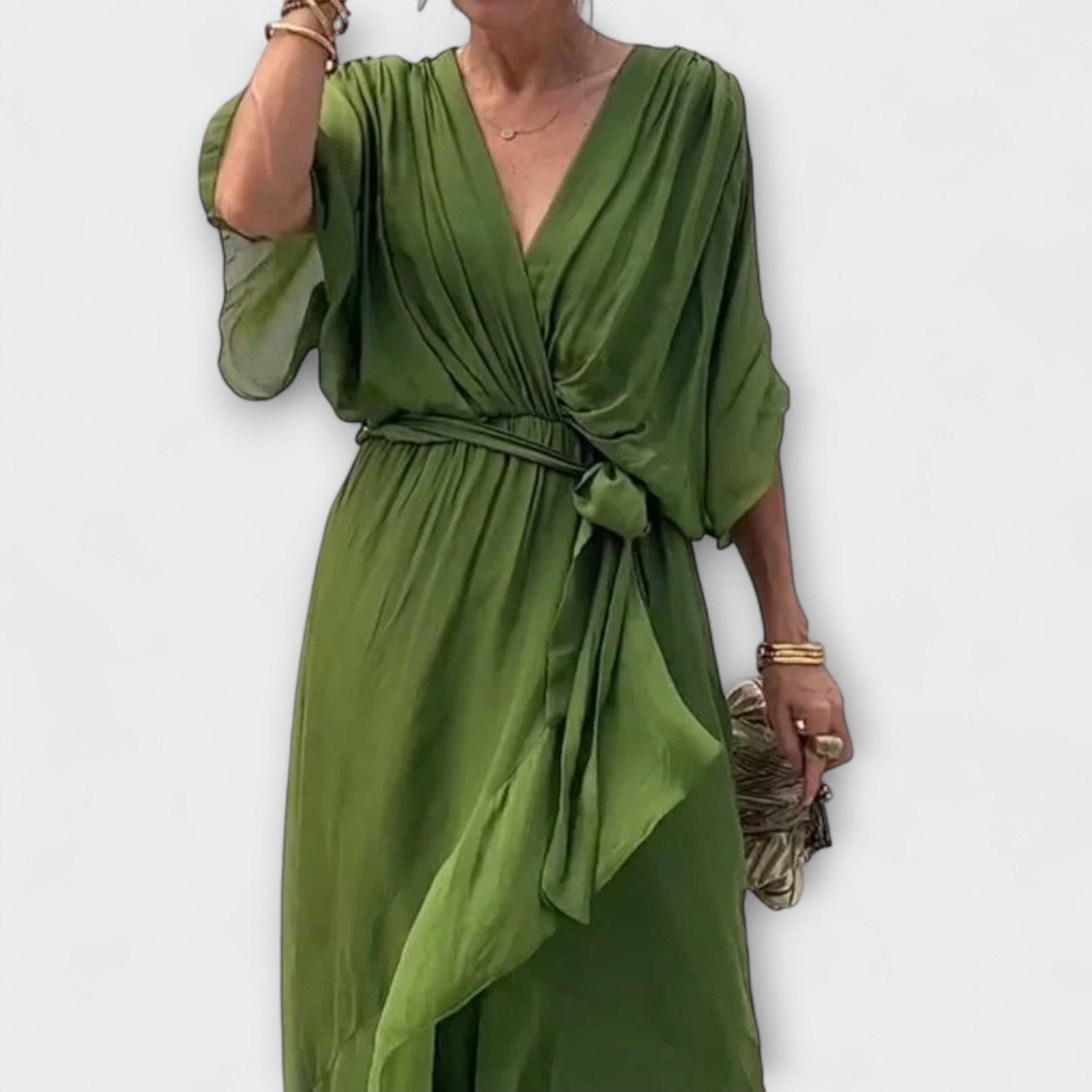 Amoura | Olivgrünes Chiffonkleid mit V-Ausschnitt