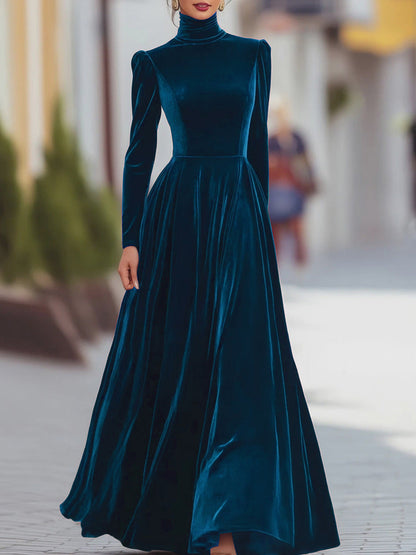 Lucrezia | Samt-Maxikleid mit Stehkragen