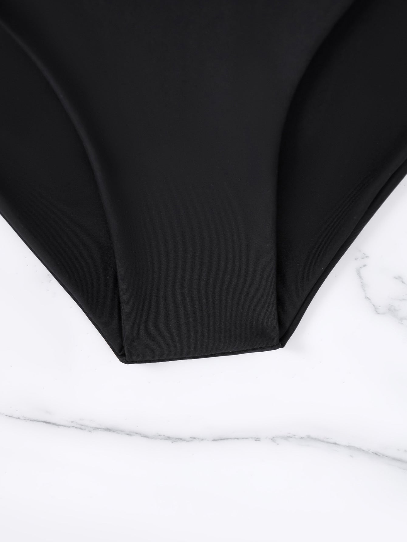 Marianne | Zweiteiliges Bikini-Set mit Frontknoten