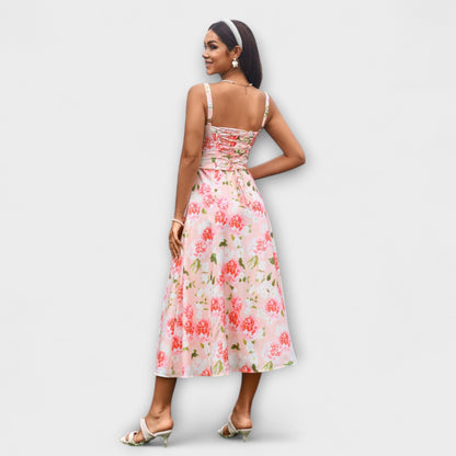 Hope - Cremefarbenes Kleid mit Rüschen und Schlitz