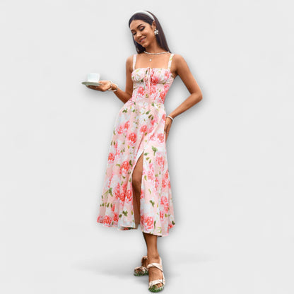 Hope - Cremefarbenes Kleid mit Rüschen und Schlitz