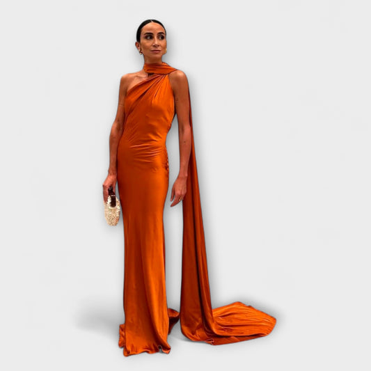 Schickes orangefarbenes Off-Shoulder-Halter-Maxikleid