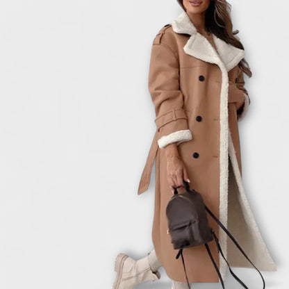 Maria - Schwarze lange klassische Jacke mit Fellfutter
