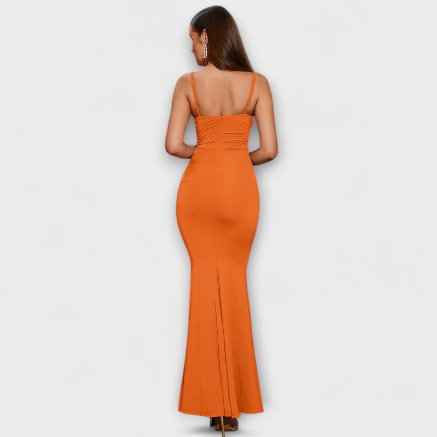 Callie - Beiges elegantes Rüschenkleid