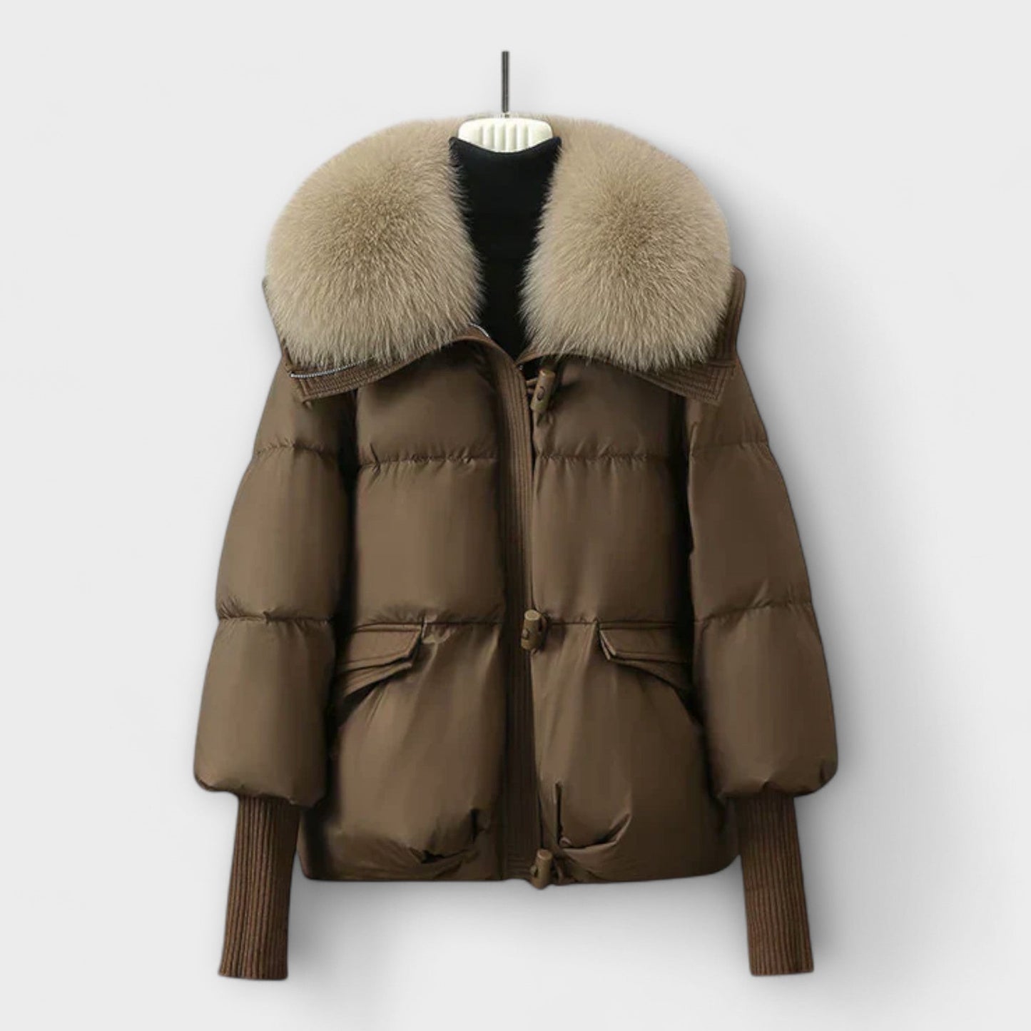 Lucyna - Schwarze elegante Jacke mit Pelzkragen