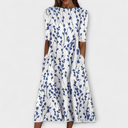 Adelina | Weisses Kleid mit blauem Blütenmuster