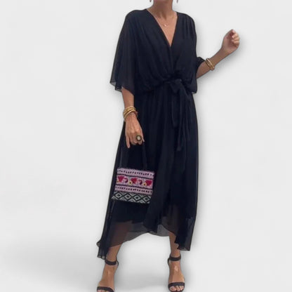 Amoura | Olivgrünes Chiffonkleid mit V-Ausschnitt