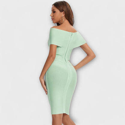 Elegantes schwarzes Kleid mit V-Ausschnitt