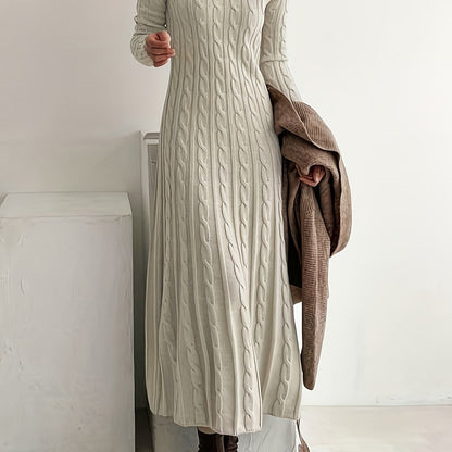 Carmen | Bequemes Zopfstrick-Maxikleid