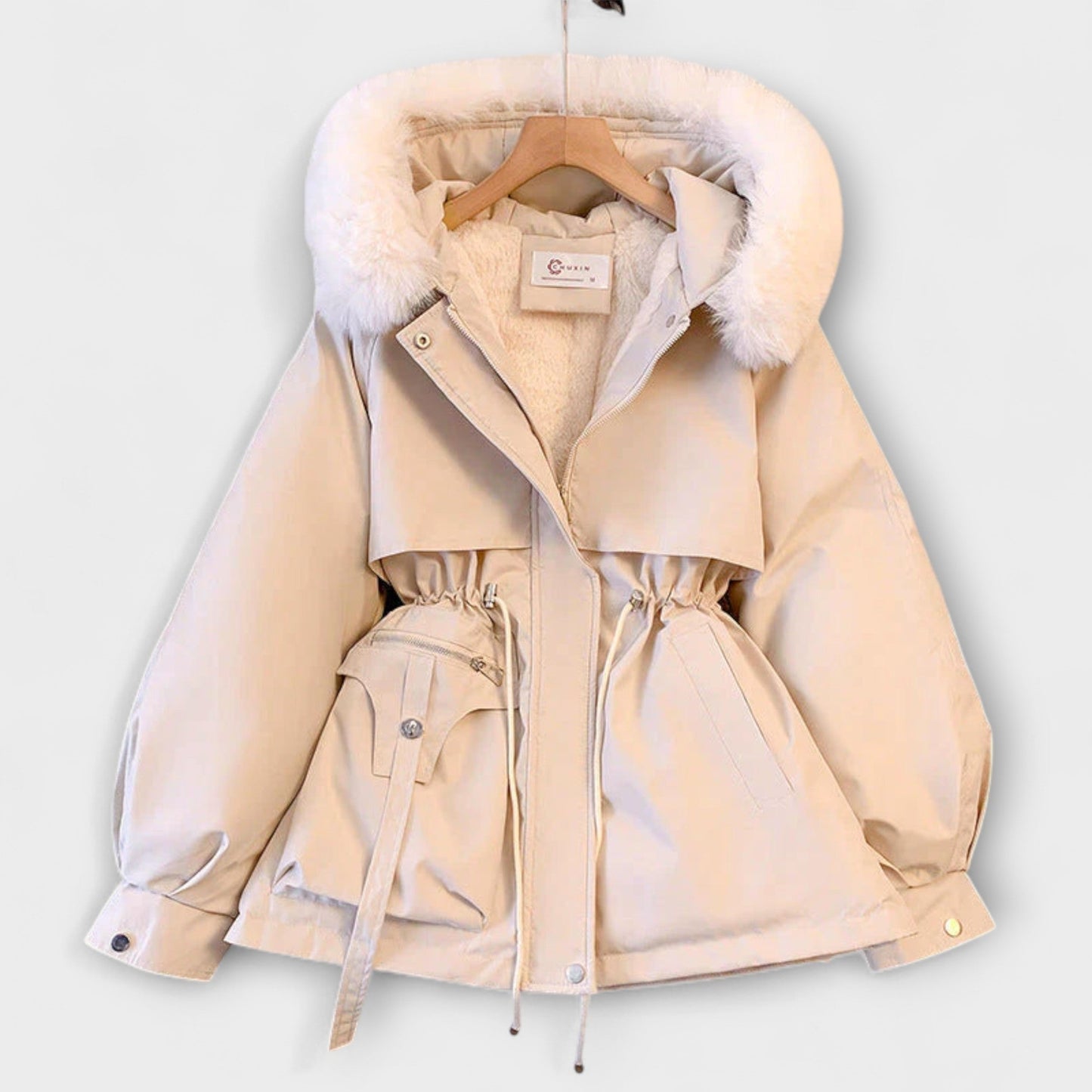 Bela | Beige elegante Winterjacke mit Pelzkragen