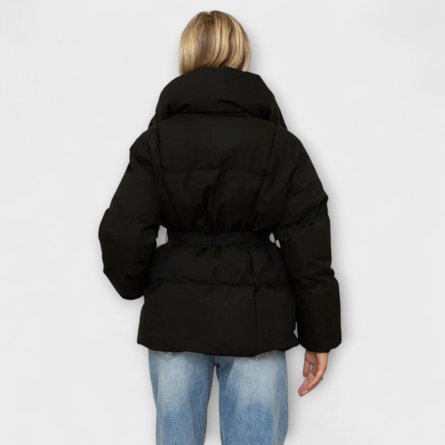 Alice | Cremefarbene elegante Winterjacke mit Kapuze