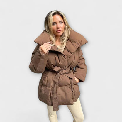 Alice | Cremefarbene elegante Winterjacke mit Kapuze