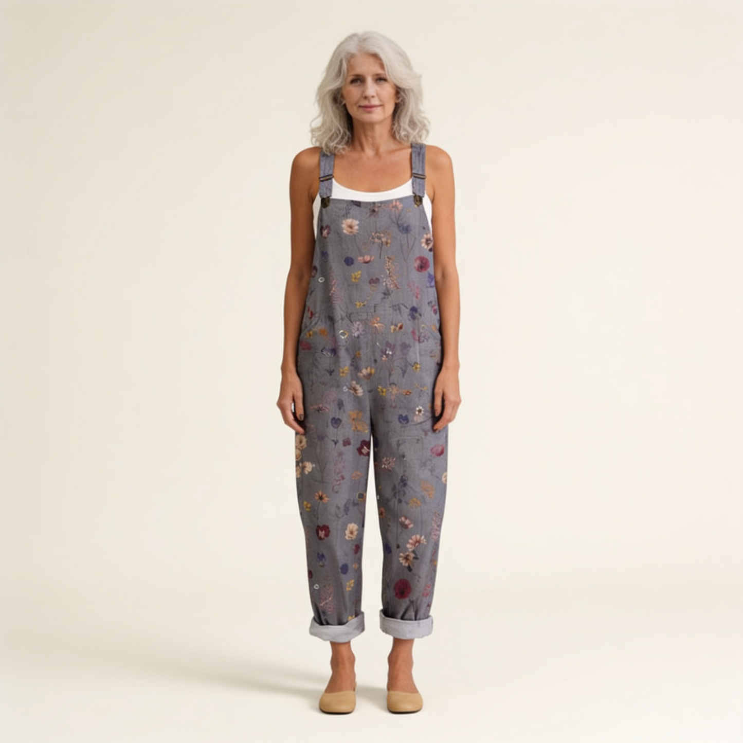 Roswitha | Latzhose mit grauen Blüten