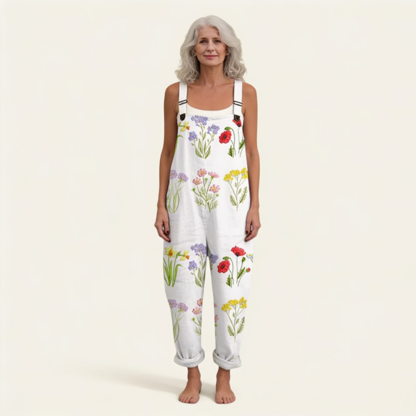 Notburg | Latzhose mit zarten Blüten